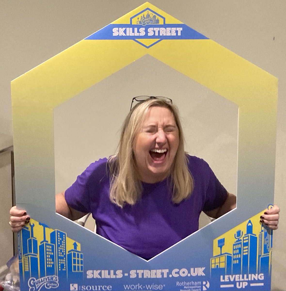 skills_street_'s tweet photo. And our new selfie frame has arrived and someone looks very happy about it! ๐๐๐๐
#Selfie #SelfieFrame #SkillsStreet #Careers #Skills https://t.co/Td757gLfnv