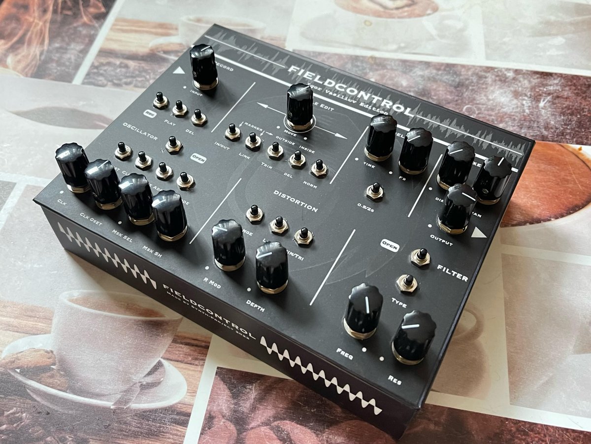 zzzwiw's tweet photo. This great diy controller was made specially for my app FieldScaper by Mario Jurisch (https://t.co/747I5fJ9Ei). More about FieldScaper - https://t.co/J627msMX8B #fieldscaper #diy #controller #midi #fieldrecording #ios #mobilemusical #experimental https://t.co/5a6eqnk6Rb