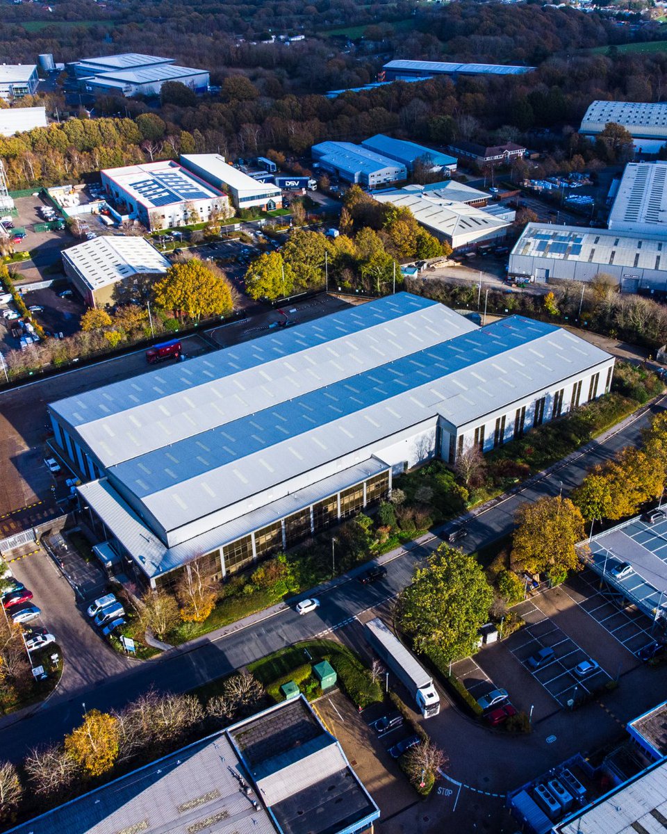 DroneologistUK's tweet photo. Marketing shots revealing the accessibility &amp; area of an Amazon Logistics Centre 🚚

🌐 https://t.co/ocsJlNgKdG
📧 info@droneologist.co.uk

#amazon #amazonuk #Fareham #Hampshire  #constructionuk #warehouse #dronephoto #dronephotography #aerialphotography #dronebusiness https://t.co/Q3ydMoyU9B
