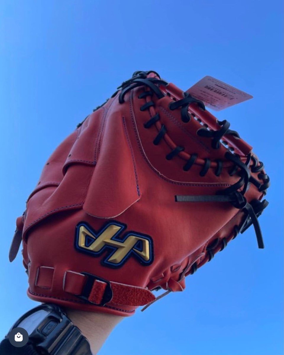 BaseballShopCV's tweet photo. #HATAKEYAMA Catcher’s glove.

For sale.

#baseball #baseballlife #catchermitt #catcherslife #madeinjapan #japanmade #baseballshop #baseballstore #baseballgloveforsale #baseballgame #baseballlove #baseballseason #baseballpractice #baseballplays #baseballplayer #baseballisfun https://t.co/vohaIeXhOg