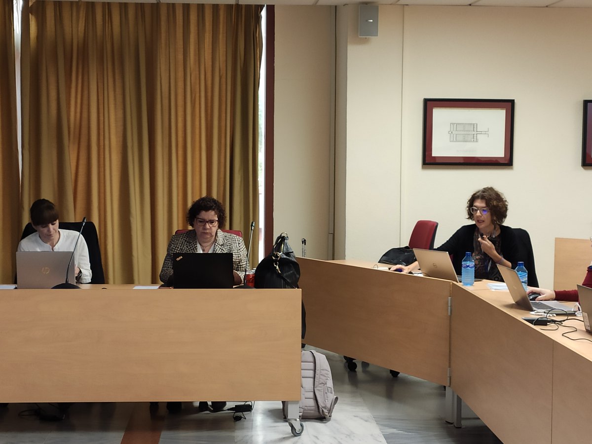 HYBRIDplus_EU's tweet photo. Last Thursday an internal workshop for members of the Thermal Energy Storage Network #RedTES was held at @unisevilla. The workshop was attended by #HYBRIDplus Coordinators Cristina Prieto and Anton Lopez who presented our project that is perfectly in line with the #RedTES network https://t.co/L4Kn1K0zHy