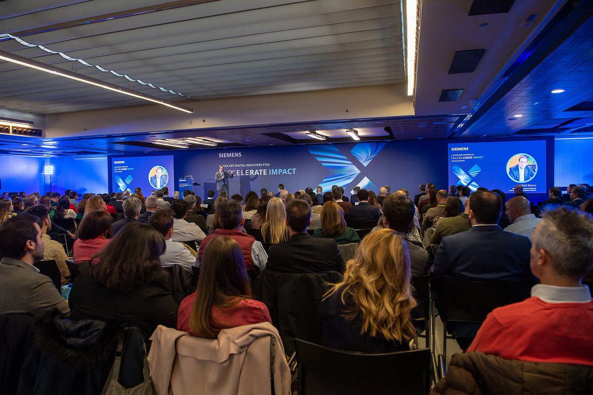 IndustriaGob's tweet photo. 📈 El SG de Industria y Pyme, Raül Blanco, ha participado en el encuentro Kick Off FY23 de @siemens_es donde ha explicado la situación de la #Industria en 🇪🇦.

🗣 :"Ha sido un placer poder explicar el despliegue de los #PERTE en los distintos sectores". https://t.co/xItGFMyYEy