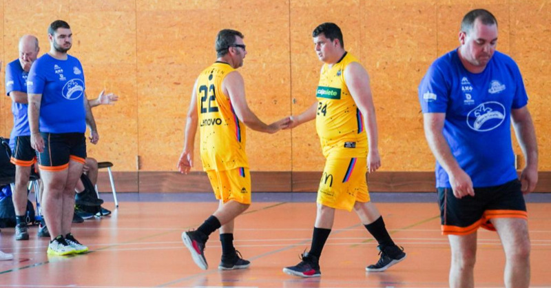 CB1939Canarias's tweet photo. PROYECTO SOCIAL | El baloncesto como herramienta de inclusión

😍  La Fundación canarista y el @AddinCd, juntos una temporada más.

🏀 ♾  El equipo aurinegro participó este fin de semana en la primera jornada 22/23 de 'Baloncesto sin límites'.