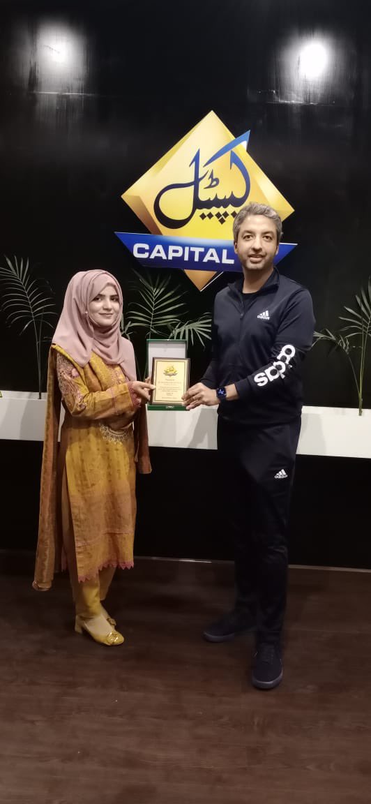 aliamber04's tweet photo. Thankyou @CapitalTVLive forall the opportunities uhave given me to advance my career! @BasitRS thanks to u Itwas agreat experience to work with a boss like you.Thanks forhelping me identify mytalents and work towards pursuing them.Iwill always remember you sir thanks capital team https://t.co/fvlaN8Z34T
