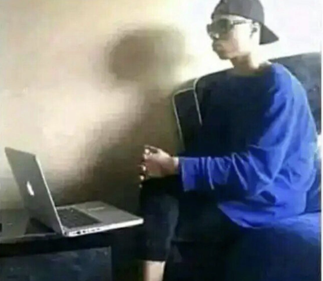 memelgos's tweet photo. Yo esperando que se despierten mis 3 fans para empezar a subir memes https://t.co/5s4v4SX5Nu