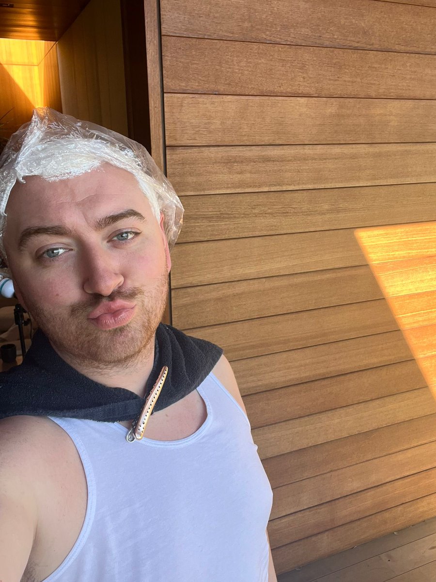 Just over two months until GLORIA is set free into the world!!!!

Sign up on the link below to receive some surprises xxx
laylo.com/samsmith_/iZq99