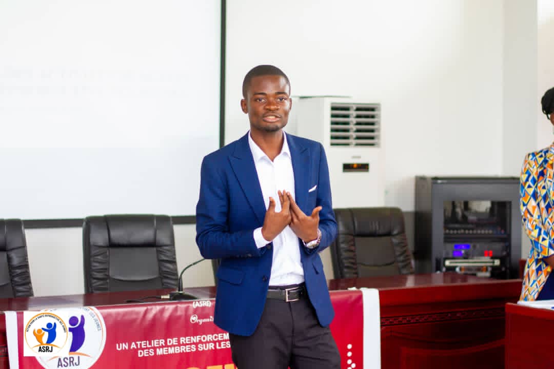 EmbeyaJacob's tweet photo. #Retro26: A #Kinshasa,un atelier de renforcement des capacités sur les thématiques SSR a été organisé au cours duquel,il y a une présentation de ASRJ,son fonctionnement et rapport annuel des activités et session sur la lutte contre les Violences basées sur le genre.@Asrjrdcongo https://t.co/q0khjD4s3Z