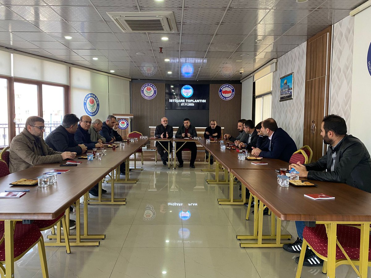 Aylık olağan toplantı sonrası;
Platforma üye STK'ların oy birliği ile Büro Memur-Sen Şube Başkanı Hüseyin ŞANSİ'nin platform sözcülüğüne icra kurulu üyeliklerine de Davut OKÇU, Ramazan ÇELİKAL, Şehmuz ÖNLÜ, Abdurrahim DEMİRTAŞ ve Cengiz ARİ’nın getirilmesine karar verilmiştir.