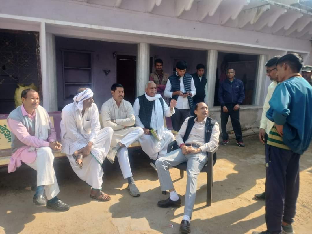bhajanlaljatav's tweet photo. आज झालाटाला निवास पर क्षेत्र से पधारे हुए लोगों से मुलाकात की।
#Weir_Congress #Rajasthan https://t.co/M6Dejb4pSR