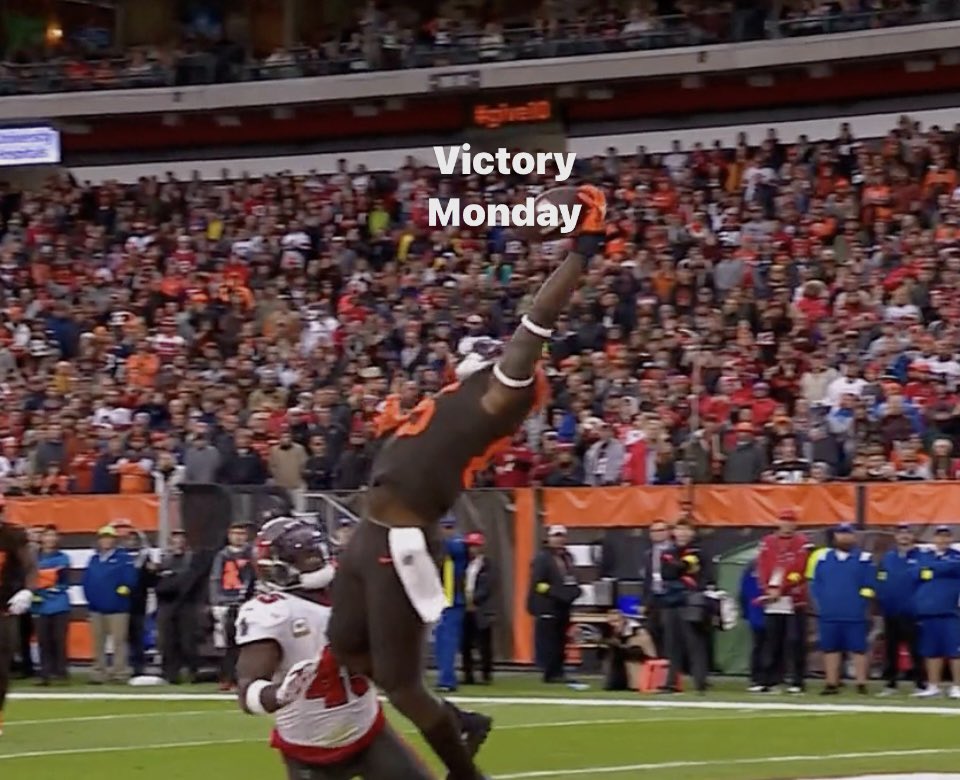 Browns_Possum's tweet photo. Good Morning CLEVELAND and @David_Njoku80! It’s a #Browns “Catch of the Year” Victory Monday! https://t.co/4aVs5cMGR9