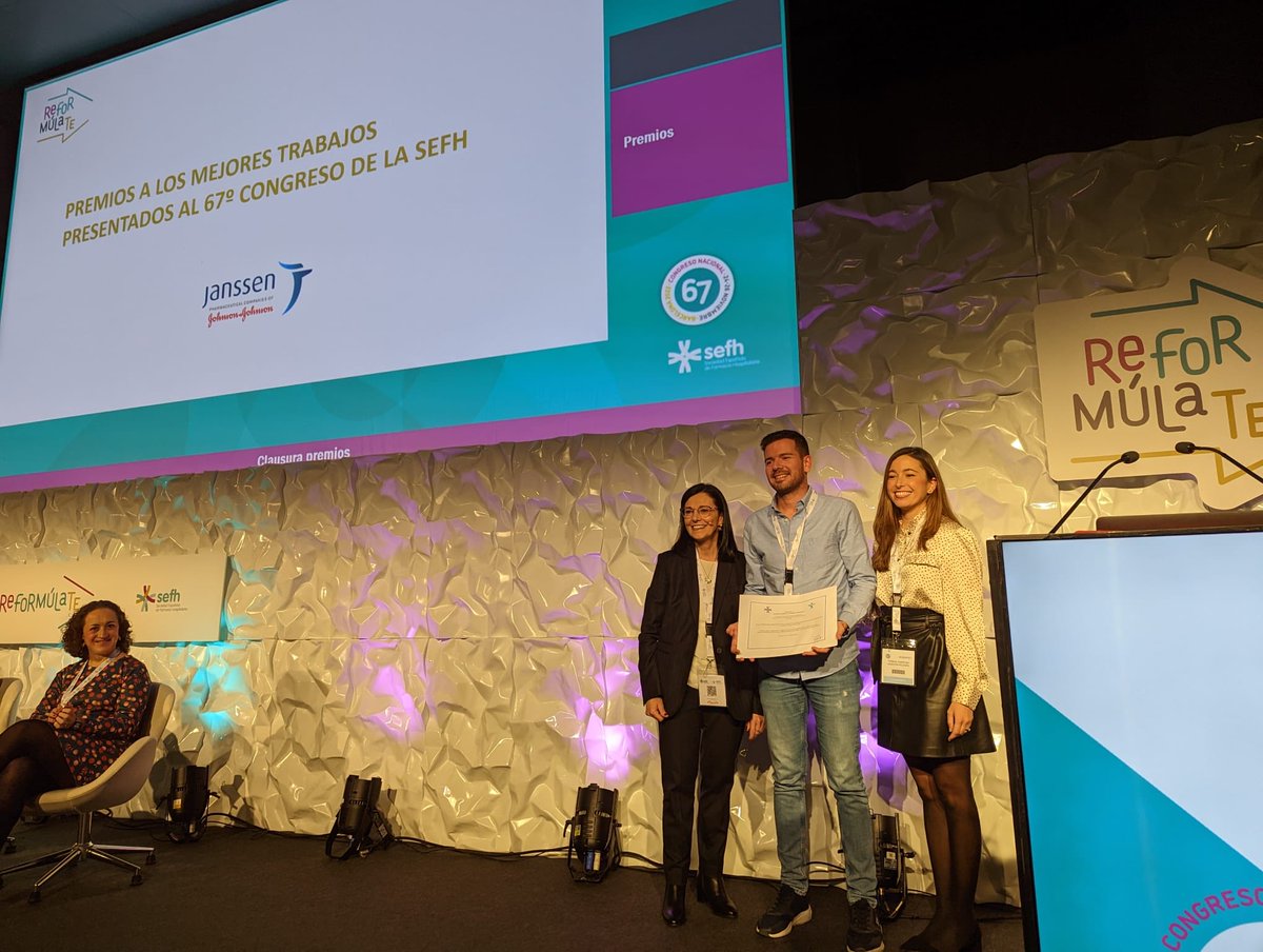 El servicio de Farmacia del Hospital Universitario de Jerez, ha recibido el premio a la mejor comunicación oral operativa en el Congreso Nacional de la Sociedad Española de Farmacia Hospitalaria celebrado en Barcelona. Orgullosos de nuestros profesionales. Enhorabuena!!