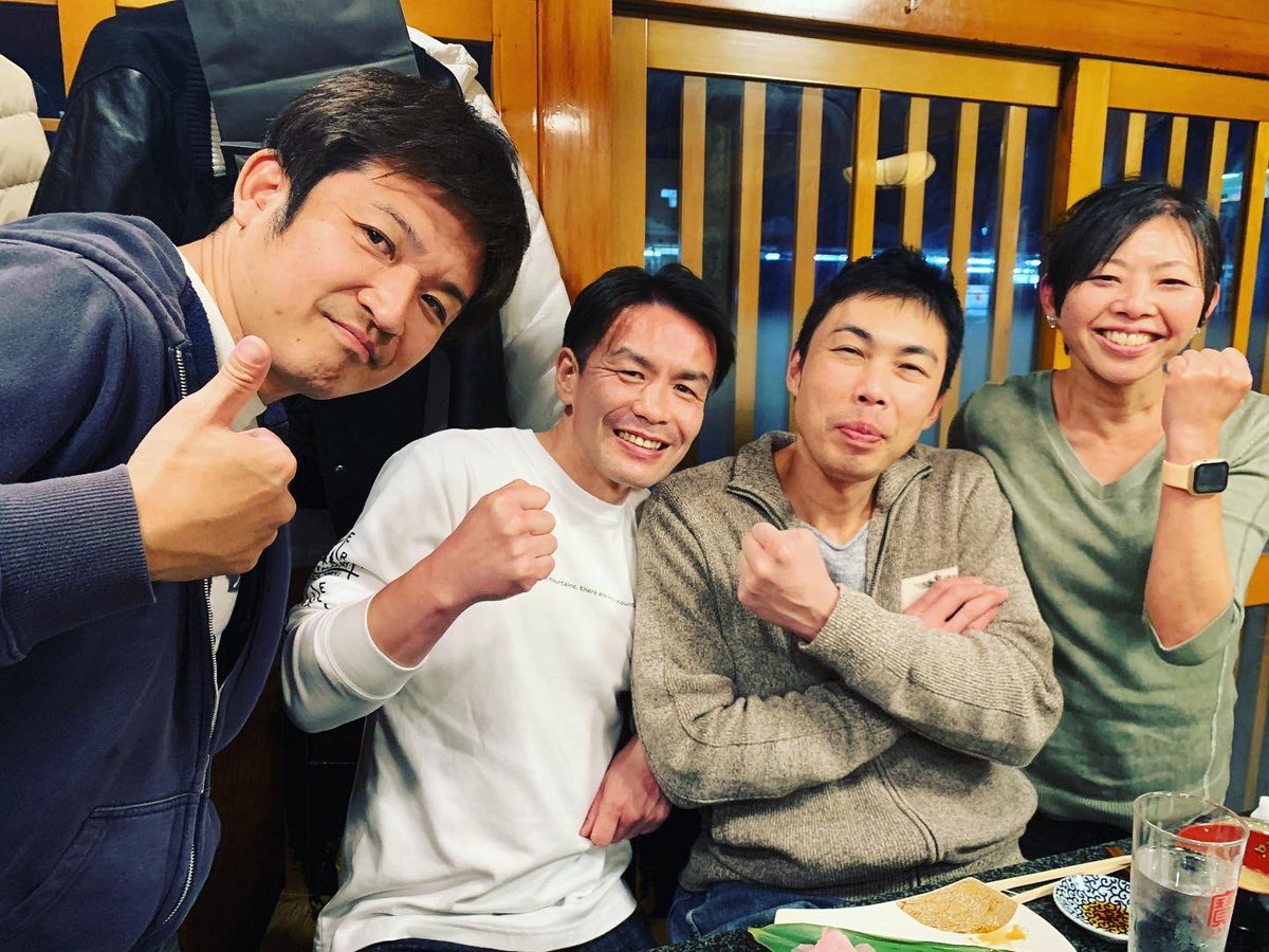 NobuchikaTerado's tweet photo. 漫画家 村瀬克俊先生、Refre'K百瀬会長ご夫妻にお疲れ様会をしていただきました!美味しいお寿司にプレゼントまでいただき、楽しい会話であっという間の時間でした。ありがとうございました!そして電車を寝過ごすという。。。
#村瀬克俊 #漫画家 #百瀬竜徳 #Refre'K https://t.co/I7EW6q5ZkY