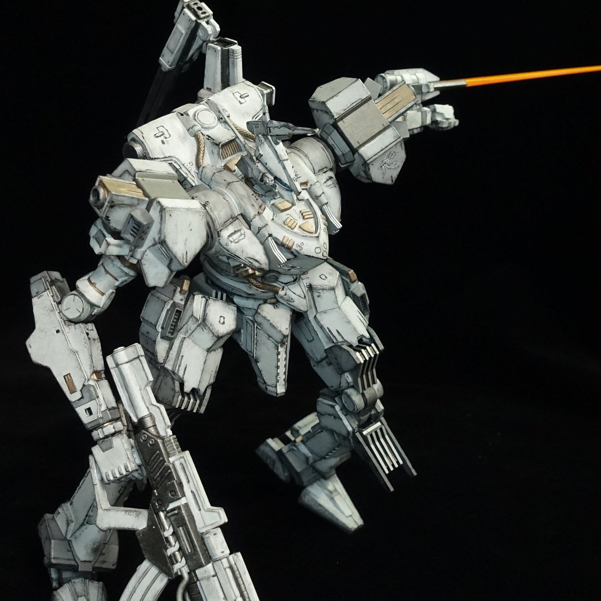 アーマードコア ホワイトグリント 全塗装