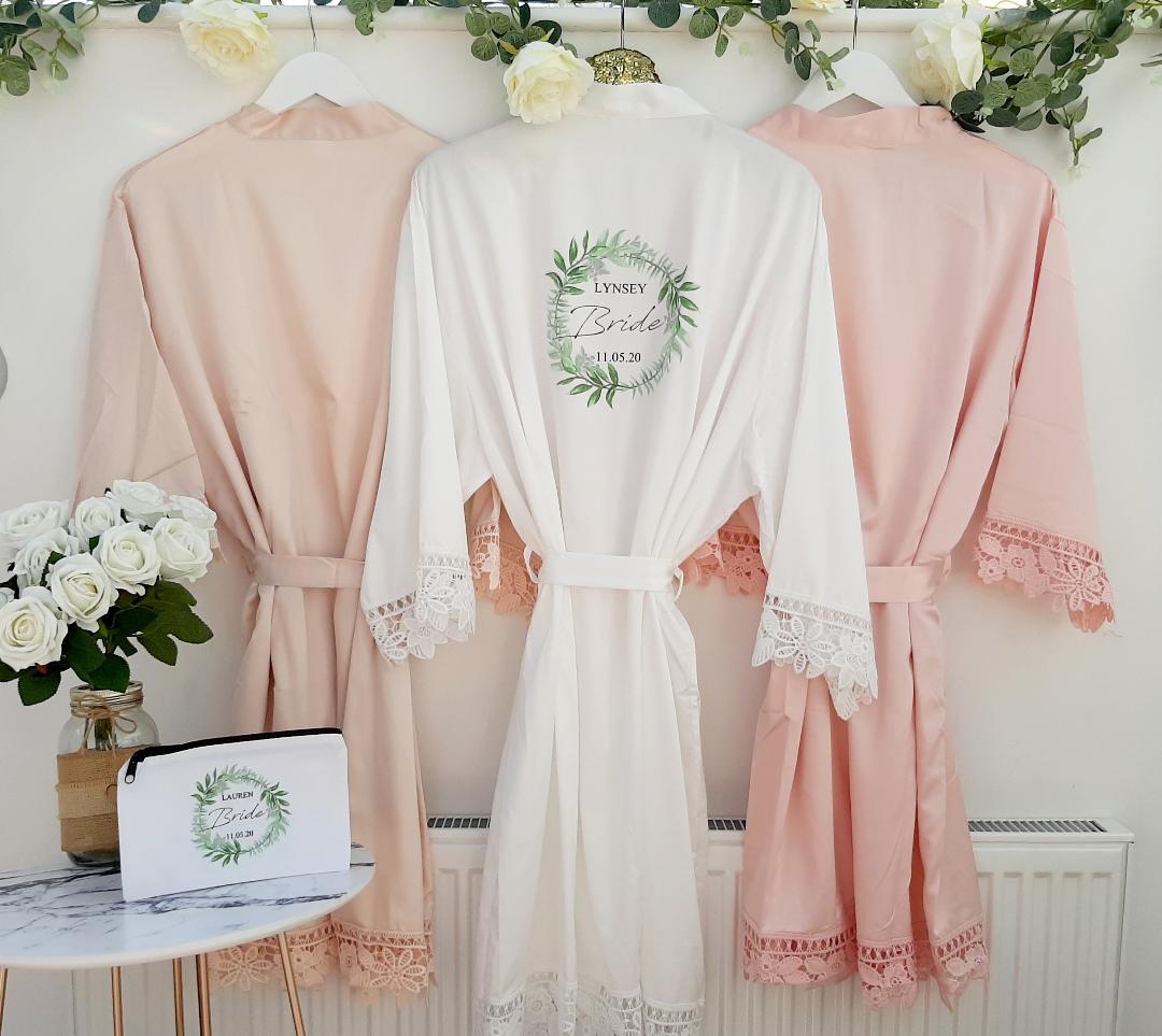fundyourwedding's tweet photo. In love with these #bridesmaid #robes 😍TAG a #bride to be 

https://t.co/bWcJZN0t6q https://t.co/TGCD8MpFX0