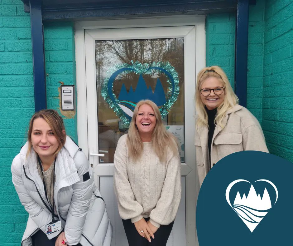 Pineshield's tweet photo. We're getting into the Christmas spirit at Pineshield!🎄

Here's Abbie and Natasha welcoming Aimee - one of our newest member of the team - to our festive Fairwater office! 

#team #homecare #Cardiff https://t.co/WtPLuRmQy2