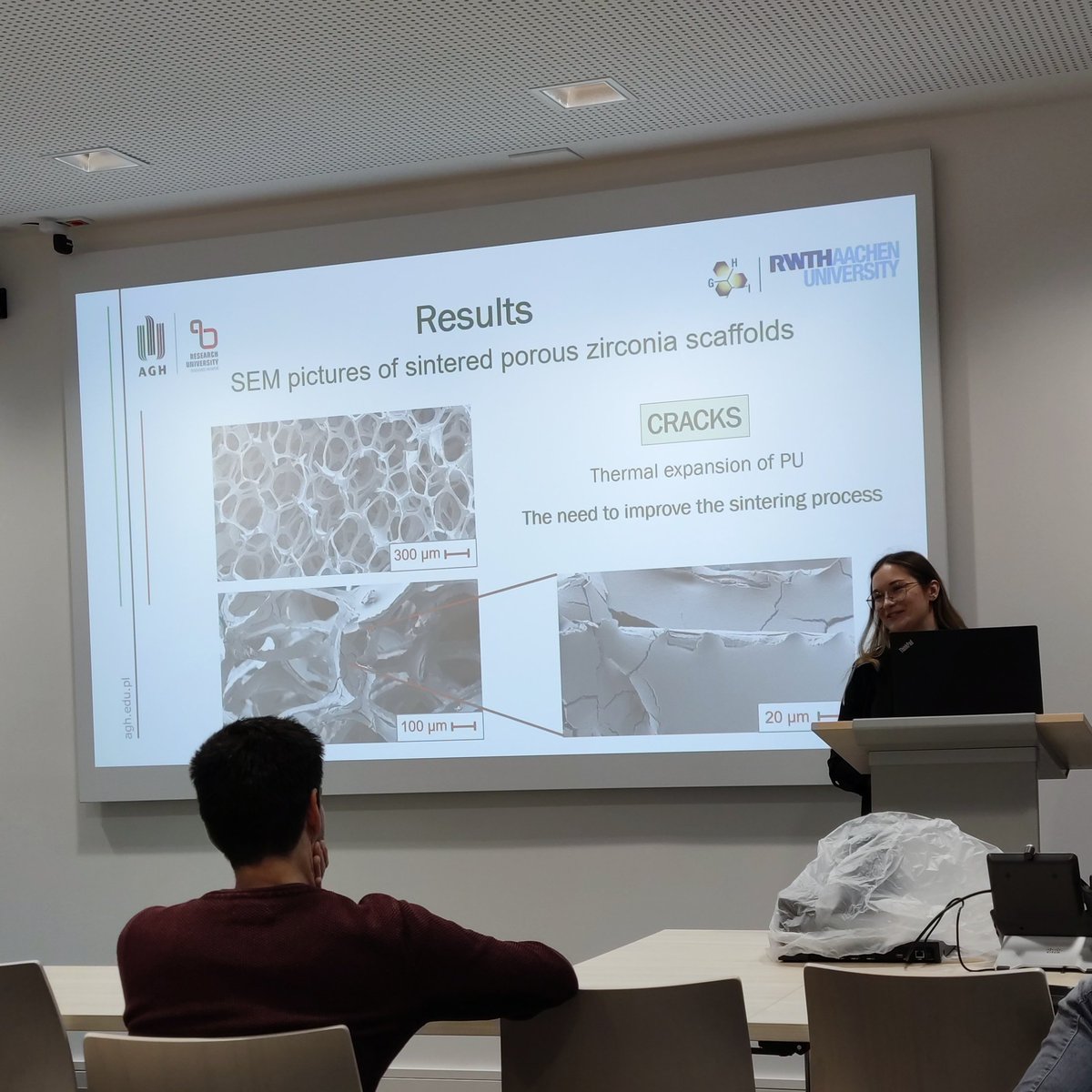 ghi_rwth's tweet photo. The week started with a nice talk from our visiting colleague @ipudelko 👏👏She presented the progresses on zirconia scaffold  production using the foam replication method 🔬✔️ https://t.co/uk9QijjDF0