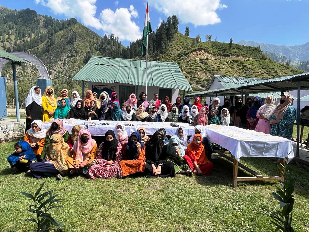 ShaluSh90317117's tweet photo. #StithingAndSkillDevelopmentCentre
#SkillDevelopment
#TrainingForEmpoewment
#SkillsDevelopmentKupwara
#CarrierDevelopment
#Machhal27Nov22 https://t.co/KnAtN4apVM