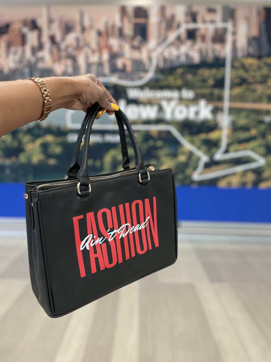 fashionshowdown's tweet photo. @KingSeanSwae 🤞🏽 https://t.co/hGKzmMLIob https://t.co/Q1GpcuqLtN
