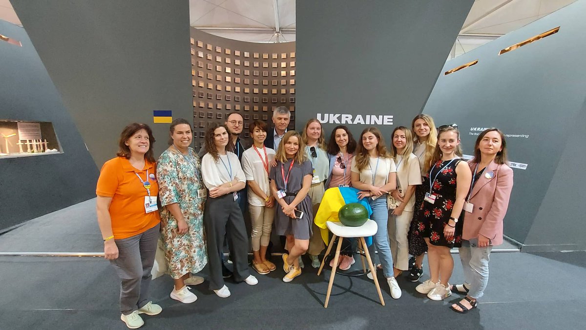 Lviv_Convention's tweet photo. #Lviv was presented at #COP27.
@IrynaMyronova, executive director of #ZeroWasteLviv, took part in a discussion about cities’ transitions to "zero waste" and the waste of war. 
She also presented a report exposing the links between fashion brands and #russian oil. https://t.co/KEVZkbLCsB