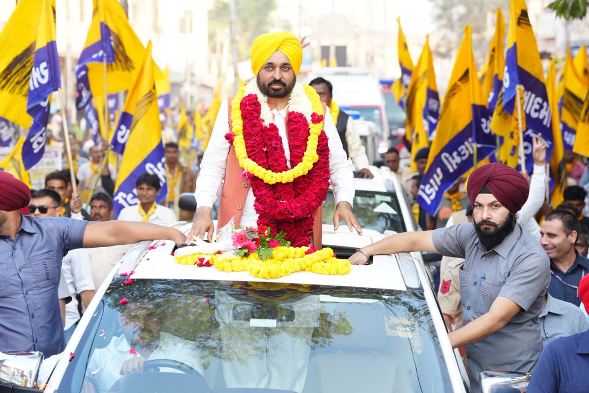 BhagwantMann's tweet photo. #Dakor ਵਾਲੇ ਨਵੀਂ ਤੇ ਵਿਕਾਸ-ਪੱਖੀ ਸੋਚ ਨੂੰ ਅਪਣਾ ਚੁੱਕੇ ਨੇ…ਗੁਜਰਾਤ ‘ਚ ਆਮ ਆਦਮੀ ਪਾਰਟੀ ਹਰ ਨਵੇਂ ਦਿਨ ਨਾਲ ਆਪਣਾ ਪਸਾਰਾ ਕਰ ਰਹੀ ਹੈ…ਗੁਜਰਾਤ ਆਮ ਆਦਮੀ ਪਾਰਟੀ ਦੀ ਝੋਲੀ ਹੀ ਪਵੇਗਾ…. https://t.co/S4WTNjusRg