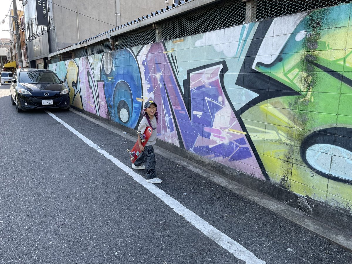 reanask8's tweet photo. 大阪
#小1 #キッズスケーター　＃ガールズスケーター　#ストリート　#グラフィティー https://t.co/naoI6sOrg3