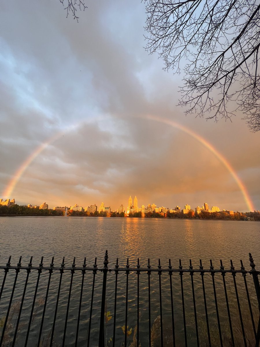 maceyhall's tweet photo. Beautiful rainbow over the reservoir this morning in @CentralParkNYC! https://t.co/cSmOiiQ1MY