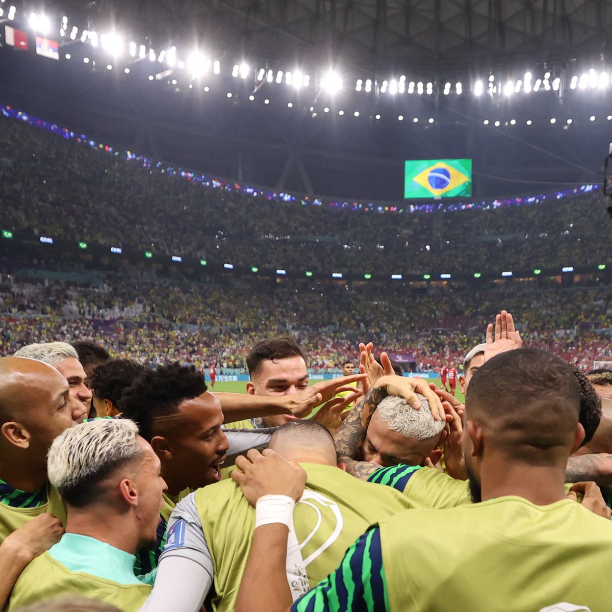 você viu 👀 a briga 🤼‍♀️ que teve na frente da sua casa 🏡 hoje?? 😨 eram dois anjos 👼👼 brigando ⚔️ pra proteger o dia do richarlison 🐤🇧🇷 dê RT nessa mensagem 📝🙏 abençoada para o Brasil 💚💛 ganhar hoje 🏆⚽️