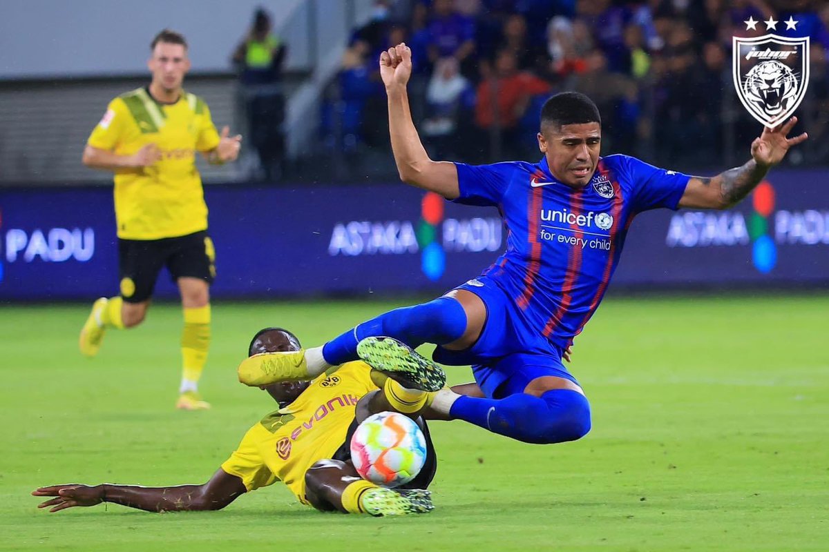 OfficialJohor's tweet image. INTERNATIONAL CLUB FRIENDLY

Half Time

JDT [1-2] BORUSSIA DORTMUND 

More photos at m.facebook.com/story.php?stor…

#JDTvBVB
#InternationalClubFriendly
#LuaskanKuasamuJohor
#JDTforAll