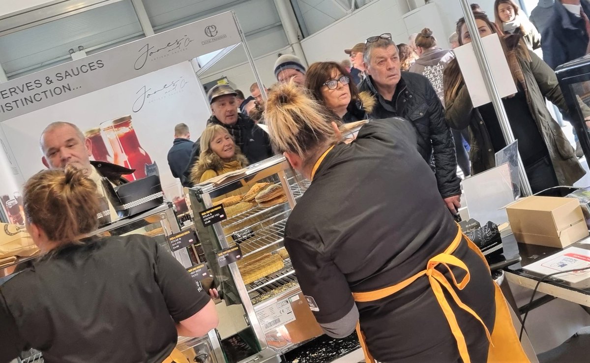 realtidylike's tweet photo. A fantastic start to @royalwelshshow Winter Fair, where our pasties are going down a treat! #DiolchYnFawr

#madeinwales #SupplyChain #welshbeef https://t.co/2pVN2fBWwp