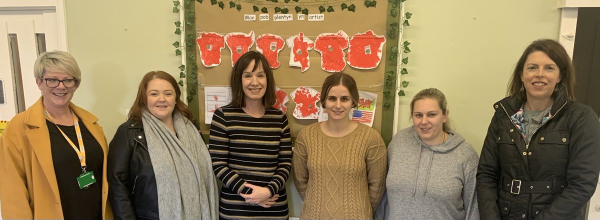 MudiadMeithrin's tweet photo. Aimee a Danielle sy'n gweithio yng Nghylch Meithrin y Garth, RhCT. Dyma nhw gyda Kim, Sali, Gwenllian a Marged o @MudiadMeithrin / Cylch Meithrin y Garth recently opened with Aimee and Danielle at the helm

@STEMGYG
@RCTCouncil https://t.co/rBMncalWvE