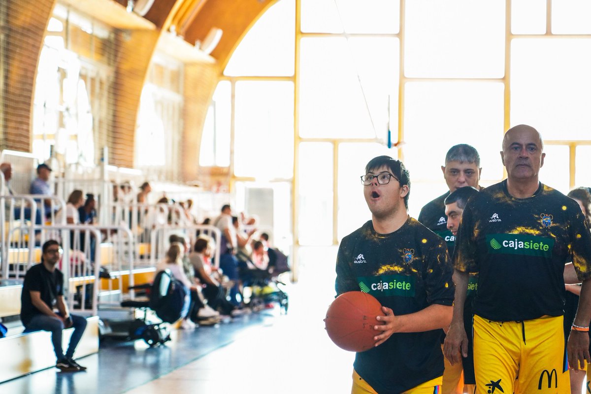 🏀 La Fundación canarista y el CD Addin, juntos una temporada más.

🏀 El equipo aurinegro participó este fin de semana en la primera jornada 22/23 de ‘Baloncesto sin límites’.