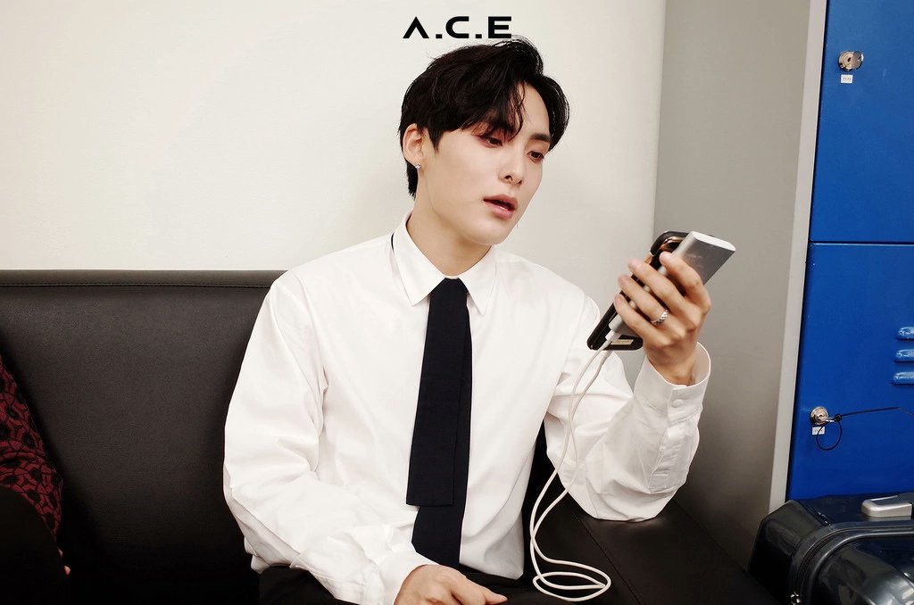 out of context A.C.E tweet media