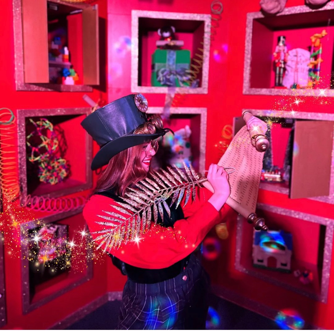🧸The Toy Emporium officially opened last Saturday leaving children and families amazed by the magic inside! Visit the link below for more information and the booking details. designmynight.com/uk/whats-on/po… #santa #christmas #fatherchristmas #grotto #themallblackburn