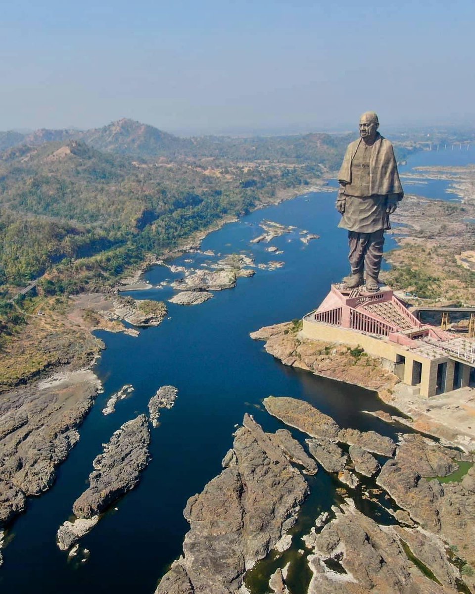 Top 10 Tallest Statues in the World 1. Statue of Unity Gujarat, India🇮🇳 Height 182 m (597 ft