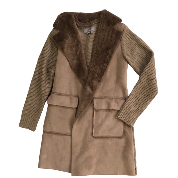 CAMPOS17's tweet photo. So good I had to share! Check out all the items I'm loving on @Poshmarkapp from @mostlymink #poshmark #fashion #style #shopmycloset #anthropologie #ugg: https://t.co/pyVZKZdXUq https://t.co/Jj1NbpP16J