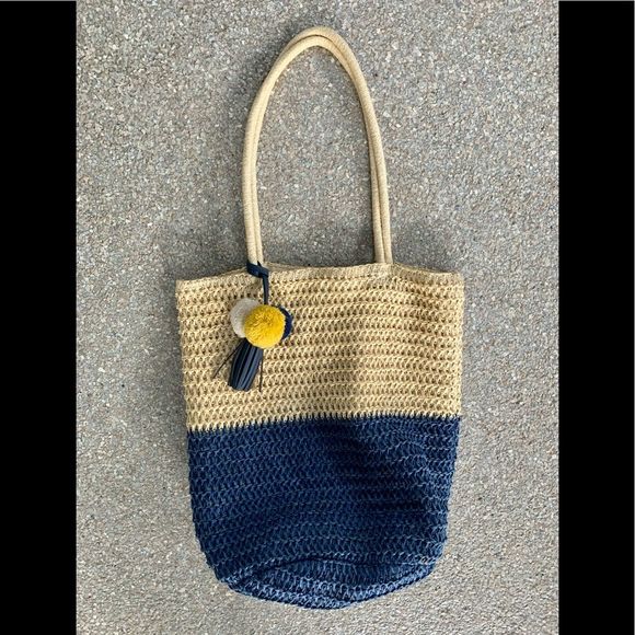 misti_minott's tweet photo. So good I had to share! Check out all the items I'm loving on @Poshmarkapp #poshmark #fashion #style #shopmycloset #isseymiyake #oldnavy #vincecamuto: https://t.co/W1xq9bCsrk https://t.co/EG4oVXJTL7