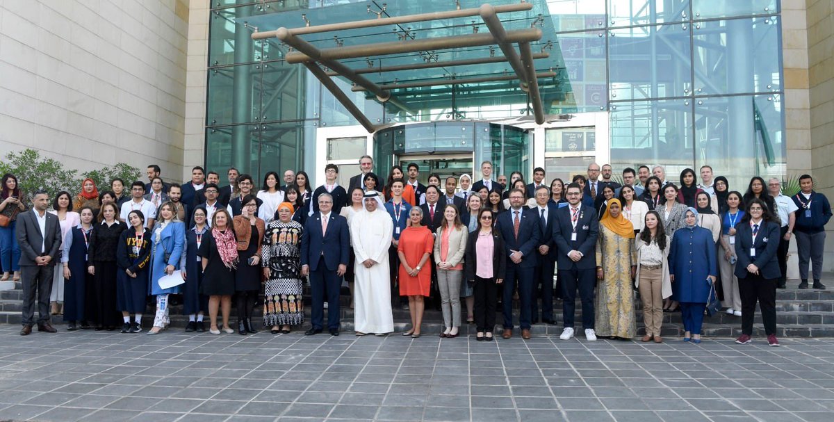 ukinkuwait's tweet photo. On the occasion of the International Day for the Elimination of Violence against Women and #16DaysOfActivism , Ambassador @Belinda_Lewis1 was delighted to launch #YoungAmbassadorQ8 in partnership with @CanadaKuwait and @UNinKuwait https://t.co/2jf5uzB68U