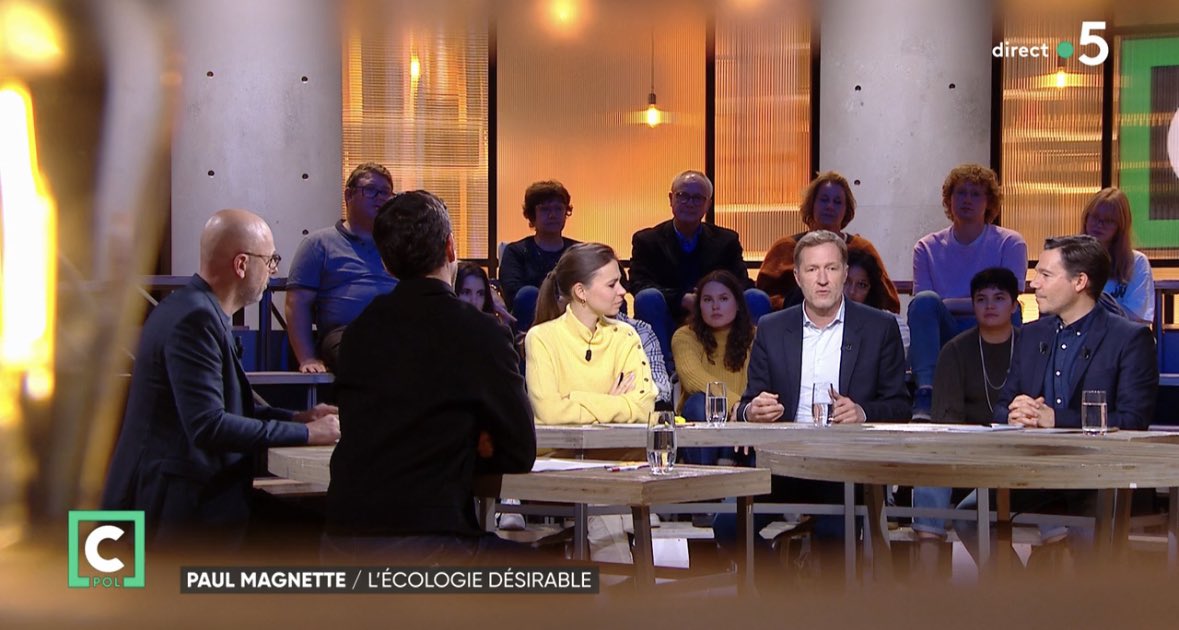 Bravo à @thomassnegaroff <a href="/Camille_Vigogne/">Camille Vigogne LC</a> <a href="/ygoosz/">Yaël Goosz</a> @<a href="/salomesaque/">Salomé Saqué</a> <a href="/gallaghereport/">Gallagher Fenwick</a> pour cette belle performance hier avec près d’un million de téléspectateurs autour de l’actualité internationale .