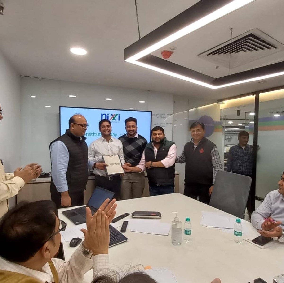 inregistry's tweet photo. NIXI celebrated Constitution Day today to commemorate the adoption of the Indian Constitution in 1949. On this occasion, NIXI employees recited the Preamble to the Indian Constitution and played a mini quiz at the NIXI office.

#NIXI #dotINdomain #DomainName #ConstitutionDay2022 https://t.co/Hvs9aKEYmu