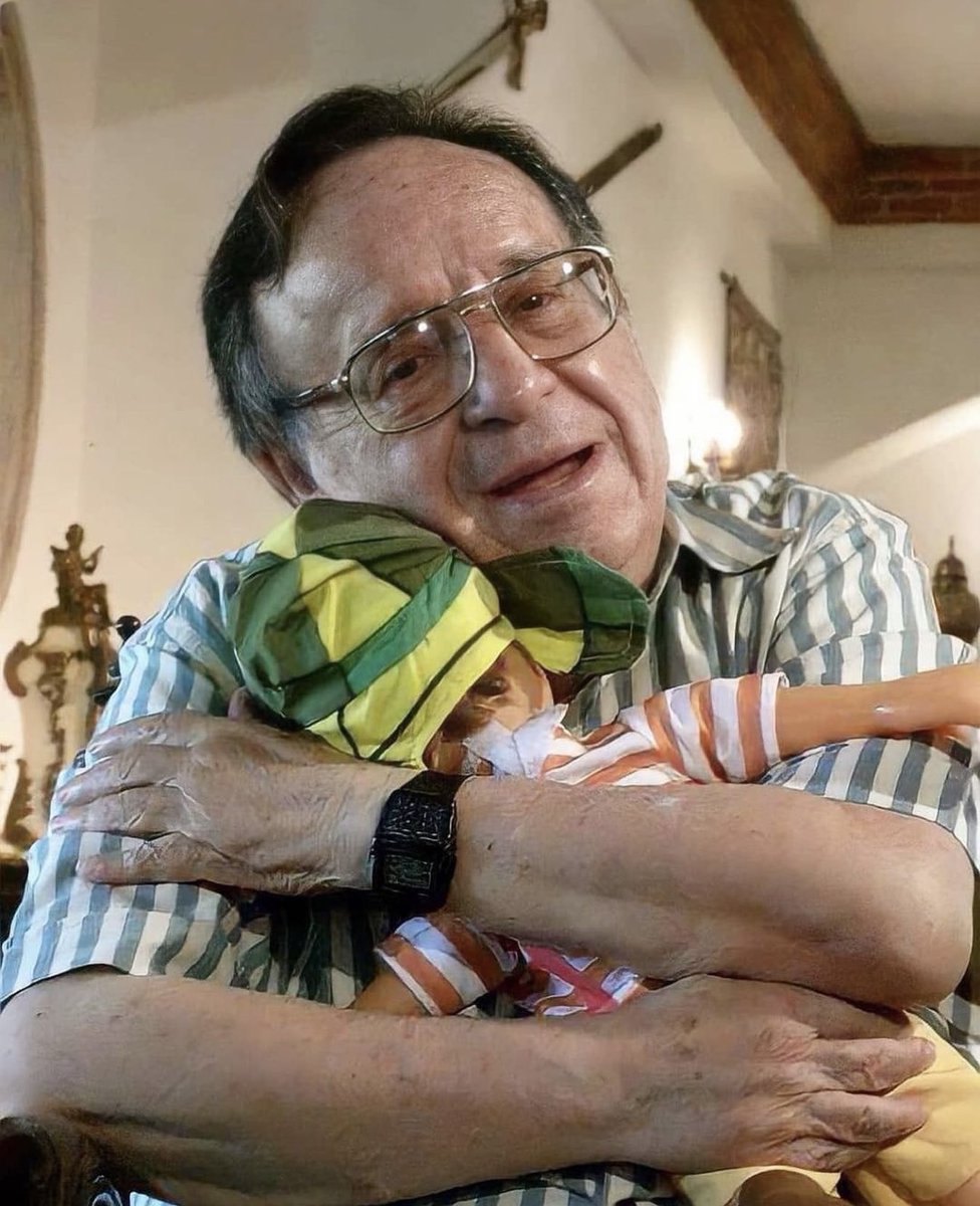 varedg's tweet photo. Hoy a ocho años de tu partida; te sigo extrañando y admirando más!
Gracias maestro !
Gracias amigo !
Gracias, en nombre de todos los corazones a los que tocaste a través de tu existencia 
♥️🌷 https://t.co/drAE4bCRnz