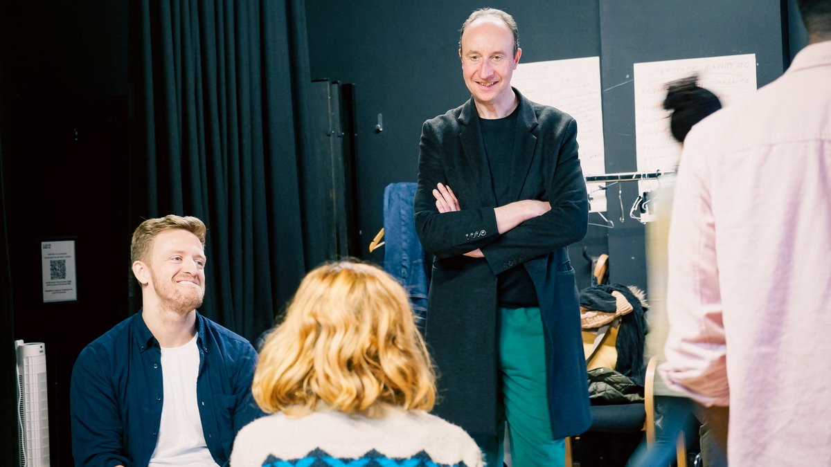 Hamps_Theatre's tweet photo. See the cast of The Art of Illusion in action in these beautiful rehearsal photos taken by Chiara Wakely 📸
#HTIllusion won three Molière Awards when it premiered in Paris in 2014. It opens Downstairs 17 December! 🎉
Tickets from £10 (£5 previews!)
https://t.co/XqISXrrQFV https://t.co/IGvzZrDfE0