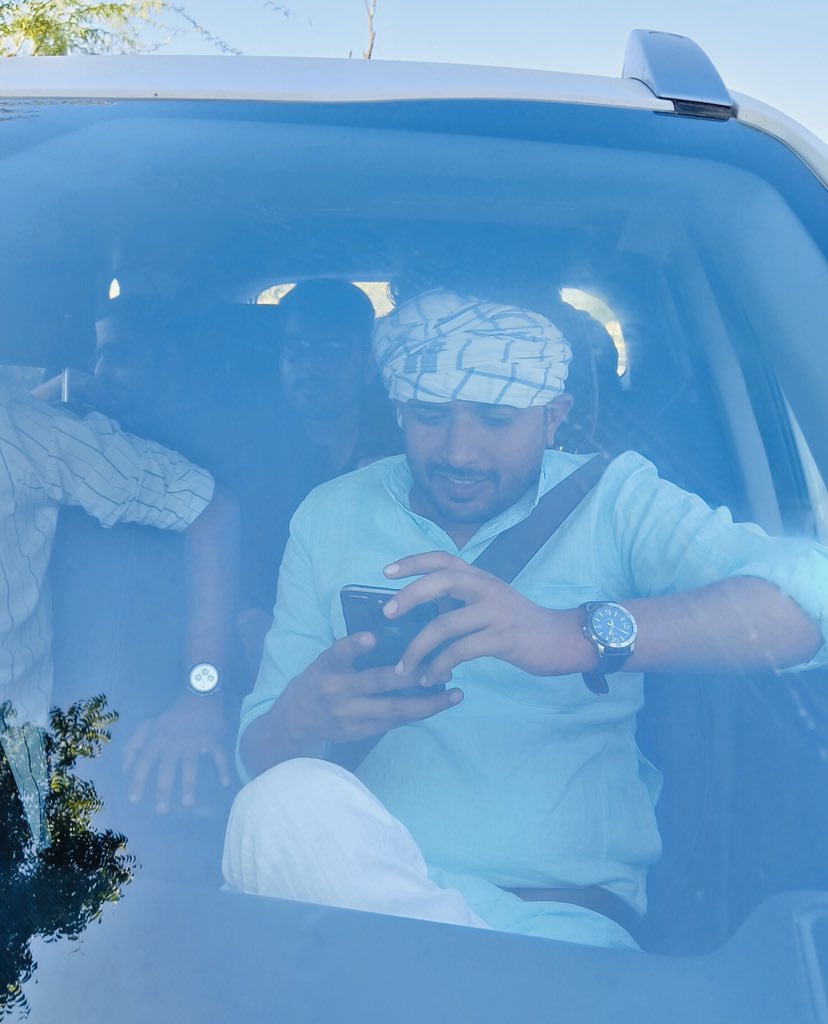 जो तानाशाही लोगों से लड़ेंगे, वो ही इंक़लाब लाएँगे..! लड़ेंगे और जीतेंगे..! जोहार..!