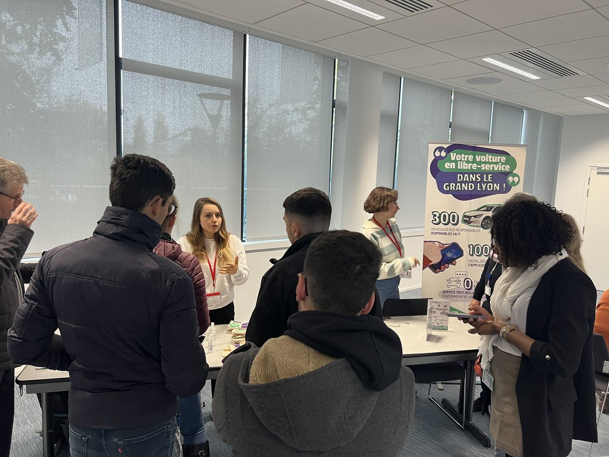 ChGeourjon's tweet image. Le @AssoCLE7 co-organise la journée mobilité au sein de l’établissement @Framatome_ de #Lyon #Gerland. Merci à @SNCF, @TCL_SYTRAL, @EnCovoitGLyon, @leoandgo et l’agence des mobilités.