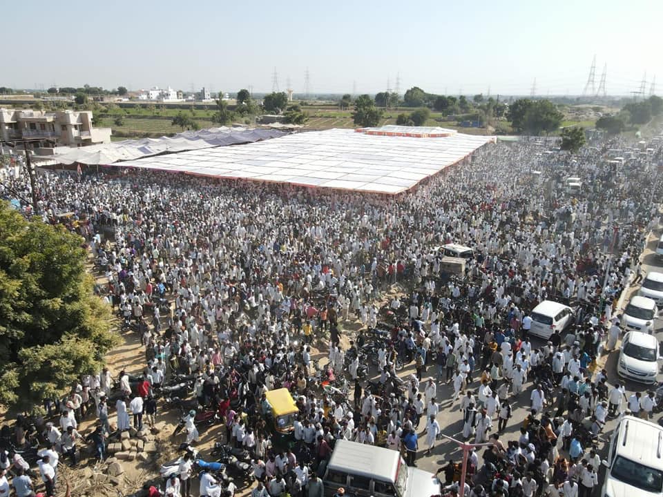 થરાદ ની ભવ્ય જાહેર સભાનું ઝલક....
થરાદ વાવ ની સભા માં ઉપસ્થિત પ્રજા કહે છે, કૉંગ્રેસ જીતે છે ૧૨૫ બેઠકો સાથે અને જનતા ની સરકાર બનાવે છે...

#કૉંગ્રેસ_આવે_છે_125_લાવે_છે #jagdishthakormp #jagdishthakor #GujaratPresident #GujaratElections2022