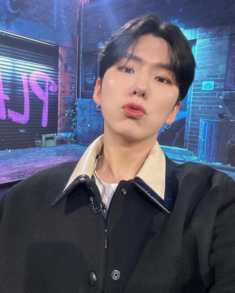 DeepBluekh's tweet photo. 221128 #기현 #KIHYUN 

[ yookihhh ]

play!
오늘 월드컵 화이팅!!! https://t.co/k2MBwfsvWV