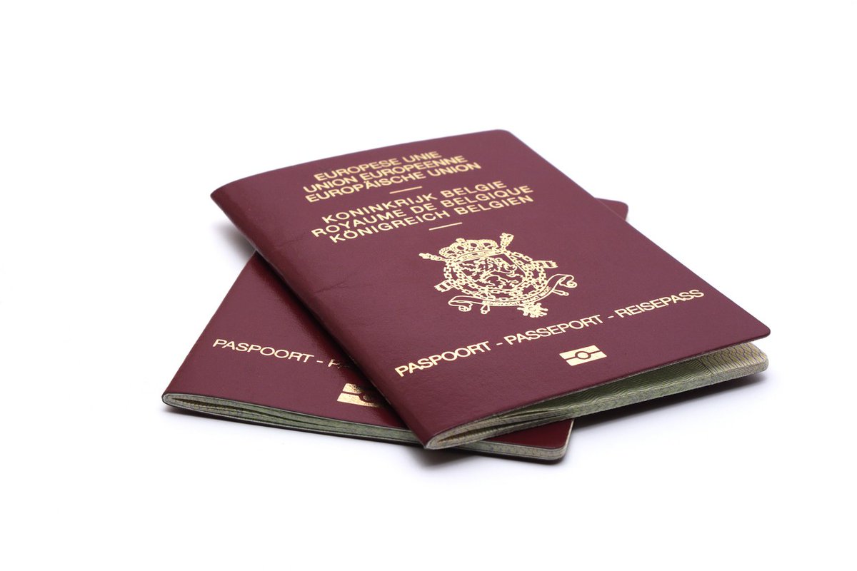 #passeportbelge #photodepasseport #photodidentité #passeport #photo35x45
Avez-vous envie de renouveler le passeport périmé ou bien de soumettre une application pour votre premier passeport belge ? Alors, il vous faut présenter une photo de bonne qualité : 
fr.visafoto.com/belgique/photo…