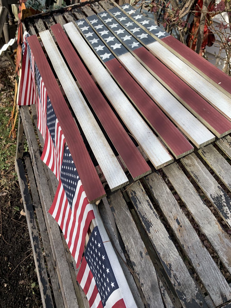 VPrrc's tweet image. #Flags_Across_America 🇺🇸