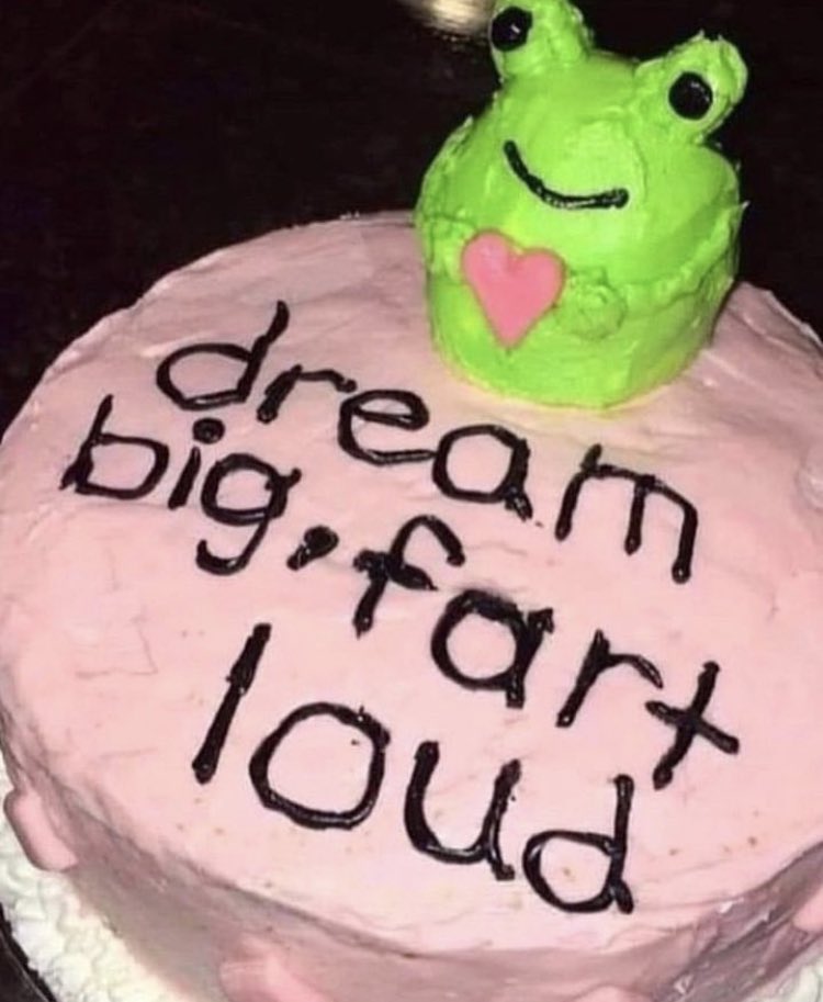 benedictsred's tweet photo. Found my funeral cake. https://t.co/YRxkLO0Ek8