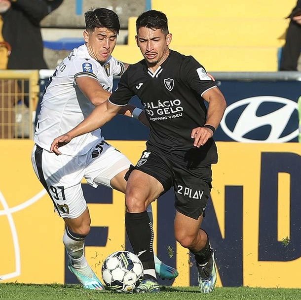 hondurasfutbolt's tweet photo. #LegionariosHondureños
#JonathanRubio (🟨42'/⤵️74') fue titular y reportó asistencia con el #ViseuFC que empató (1-1) ante el Famalicăo en el Grupo H de la Allianz Cup en Portugal.
@allanfajardo29 @LegionCatracha
@Legionarioshn @HondurasLiga
@newguayork @JorgeRdeportes https://t.co/DO7LcZSPTm