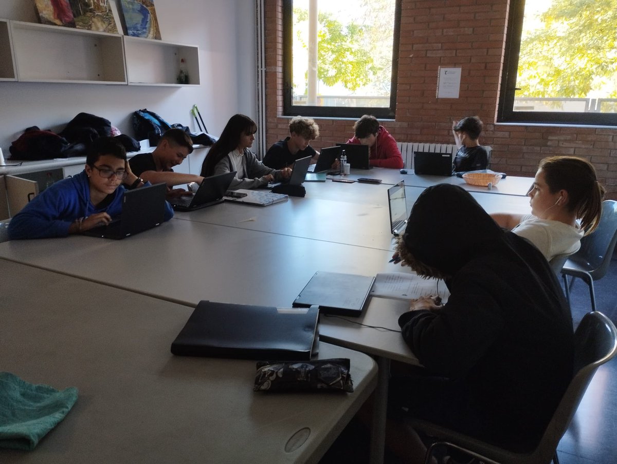 esquitx's tweet photo. El projecte Casal migdia - RAI Dinem junts és un projecte que gestionem gràcies a l’ajuda de @FProbitas
Aquest projecte participen diariament 25 adolescents amb servei de menjador i activitats socioeducatives.
#Probitas #Dinemjunts #RAIESO #igualtatoportunitats #joves https://t.co/NrxUdSkTAh